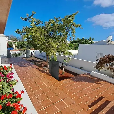 Casa Costa Volcan * تيغيسي